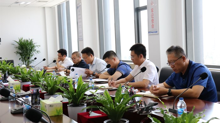 集團(tuán)召開黨委理論學(xué)習(xí)中心組學(xué)習(xí)擴(kuò)大會(huì)議